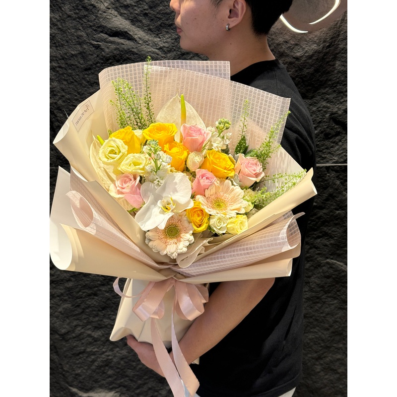 Cuddle Me Close | Flower Bouquet