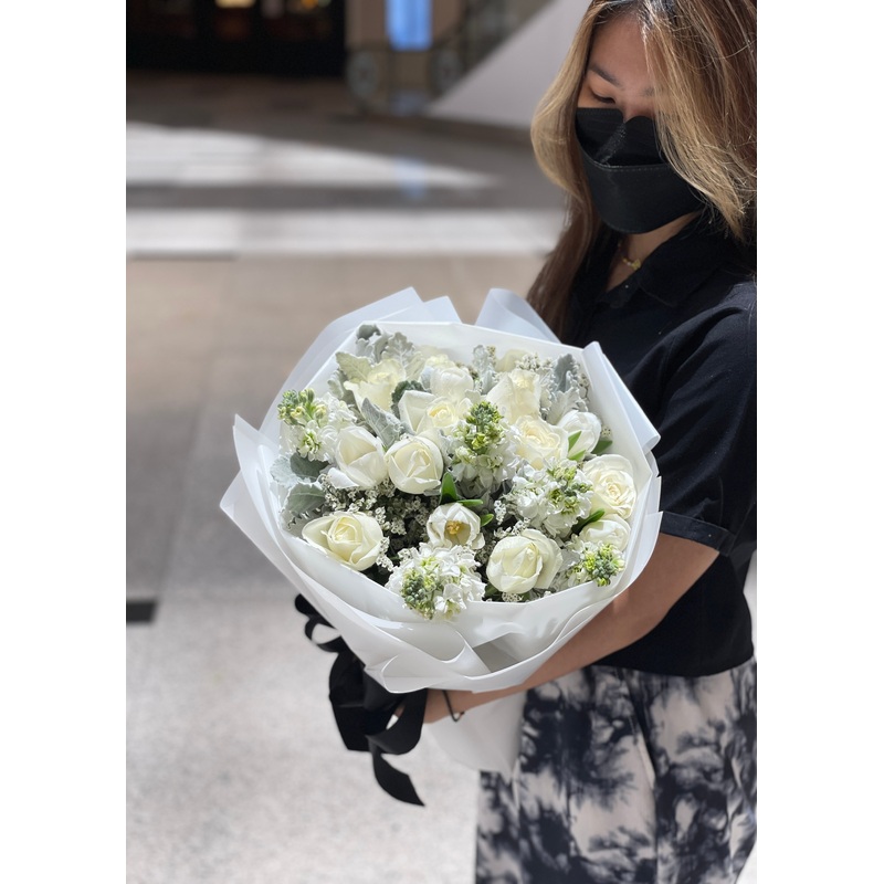 Simply White Romance | Hand Bouquet