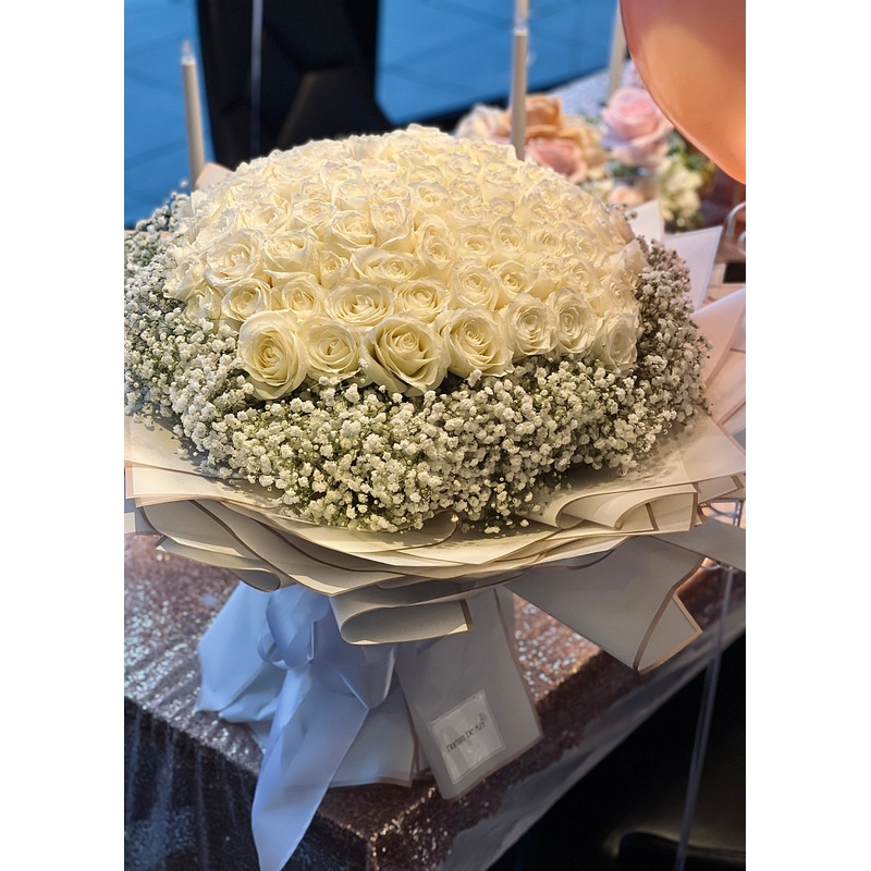 Snowdrift White Roses | 100 White Roses