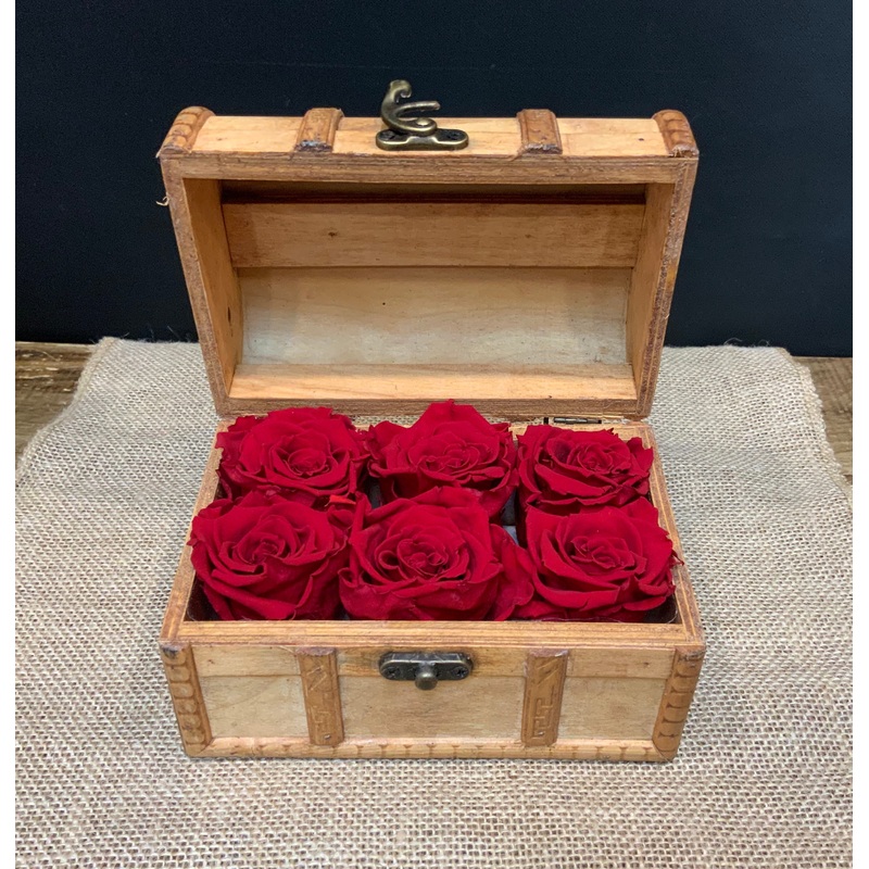 6 Preserved Red Roses in Wooden Treasure Box