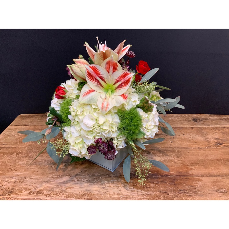 Snowflake – White with touches of red and green