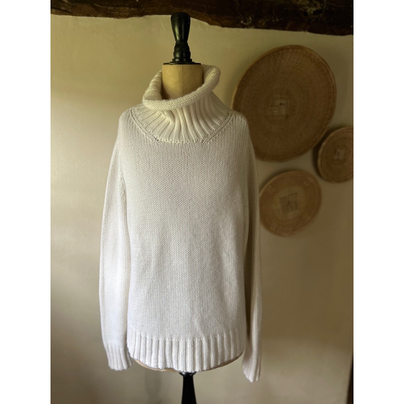 Cashmere Jumper-approx 67cms length x 65cms bust-Cream-100% cashmere