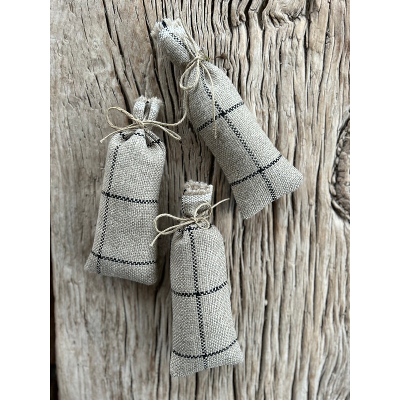 Lavender Bag-approx 18cms long x 5cms wide-1 x black check on natural linen