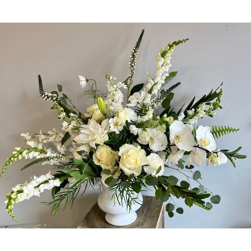 Pedestal Arrangements – Creams & Whites