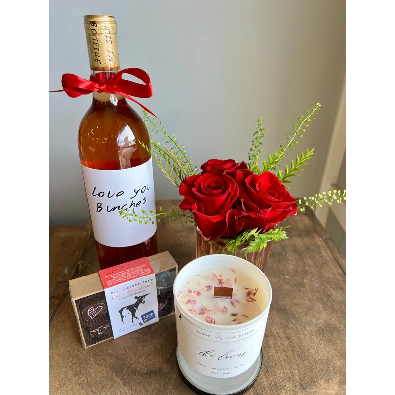 Wine & Roses Gift-Love you Bunches – Sangiovese Gift Bag & Love you Bunches – Orange Wine Gift Bag