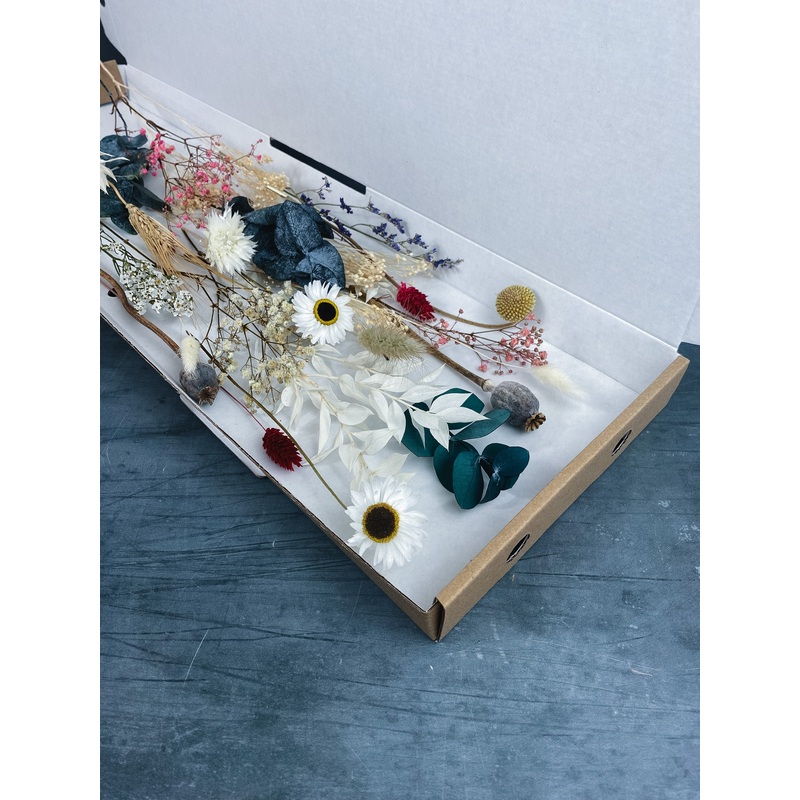Assorted Dried Flower Offcut Craft Bunch