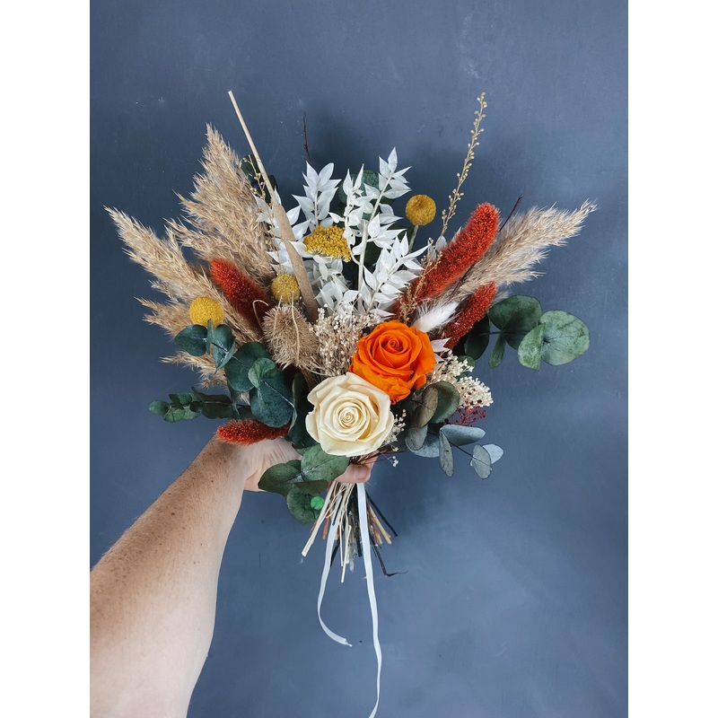 Mia dried flower bouquet