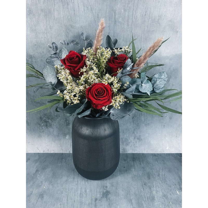 Rosa dried flower bouquet