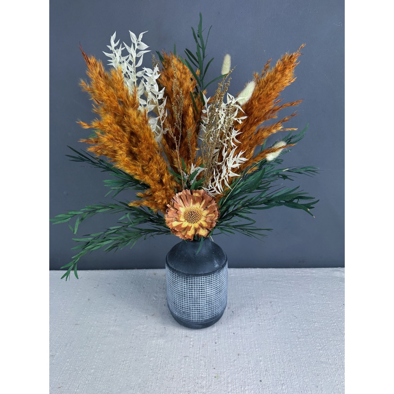 Aurelia dried flower bouquet