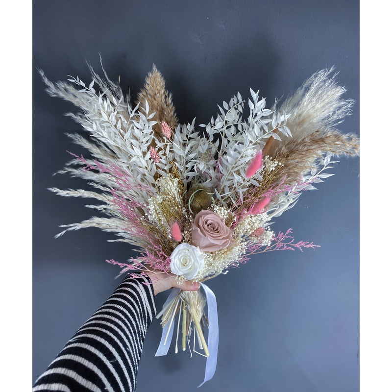 Helena dried flower bouquet