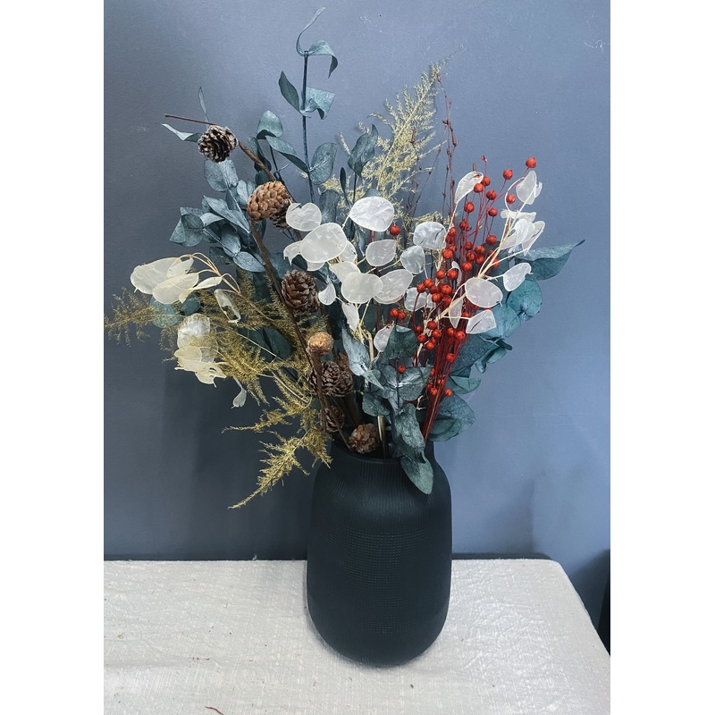 Robyn Dried Flower Christmas Bouquet