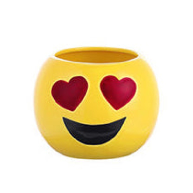 16941 (26996) – Heart Eyes Emoji Planter 4
