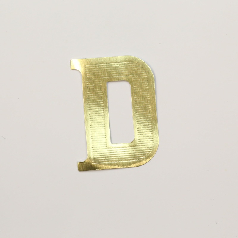 MJ40013/D (11690) – Block Letter D Gold 25/Bg