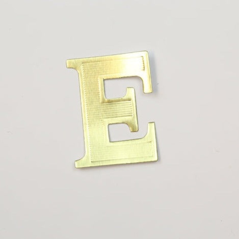 MJ40013/E (11691) – Block Letter E Gold 25/Bg