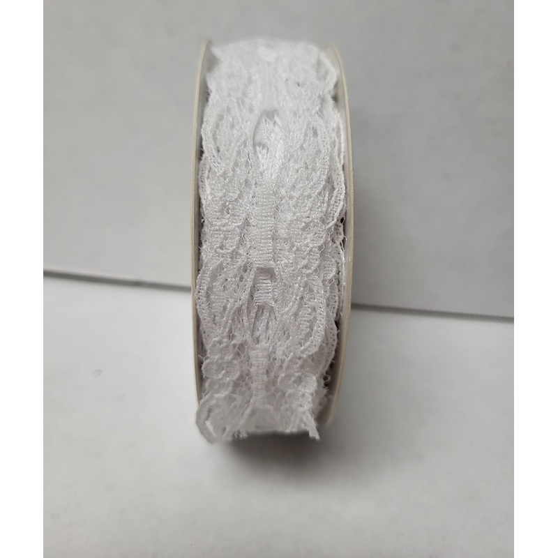 908240 (20855) – Lucy Lace Trim #5 Ivory, 7/8 X100Yds