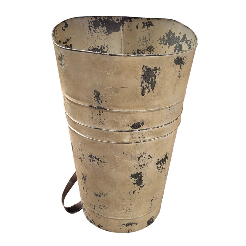 HX2133 (17873) – Antiqued Metal Picking Basket