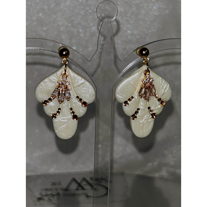 Bridal Clay Flower Earrings: Freshwater Pearls, Art Deco Wedding Jewelry